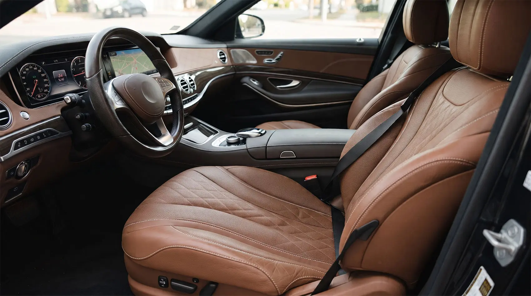 Leather Seats vs. Synthetic Eco-Leather: Comfort and Longevity Tested